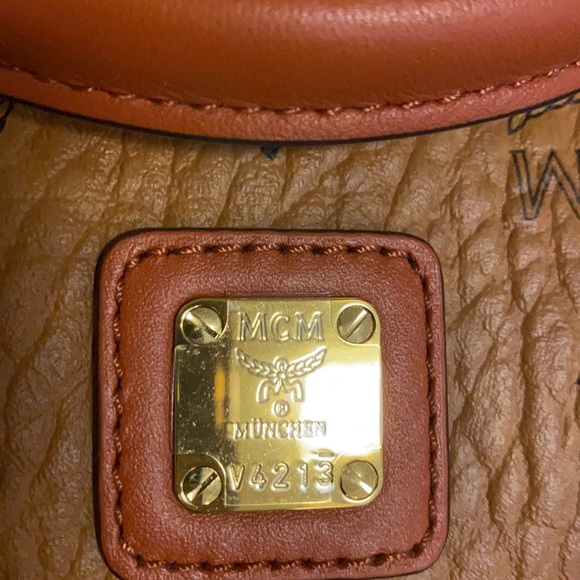 🧳 AUTHENTIC MCM Brand New Never Used Travel Bag - Picture 11 of 14